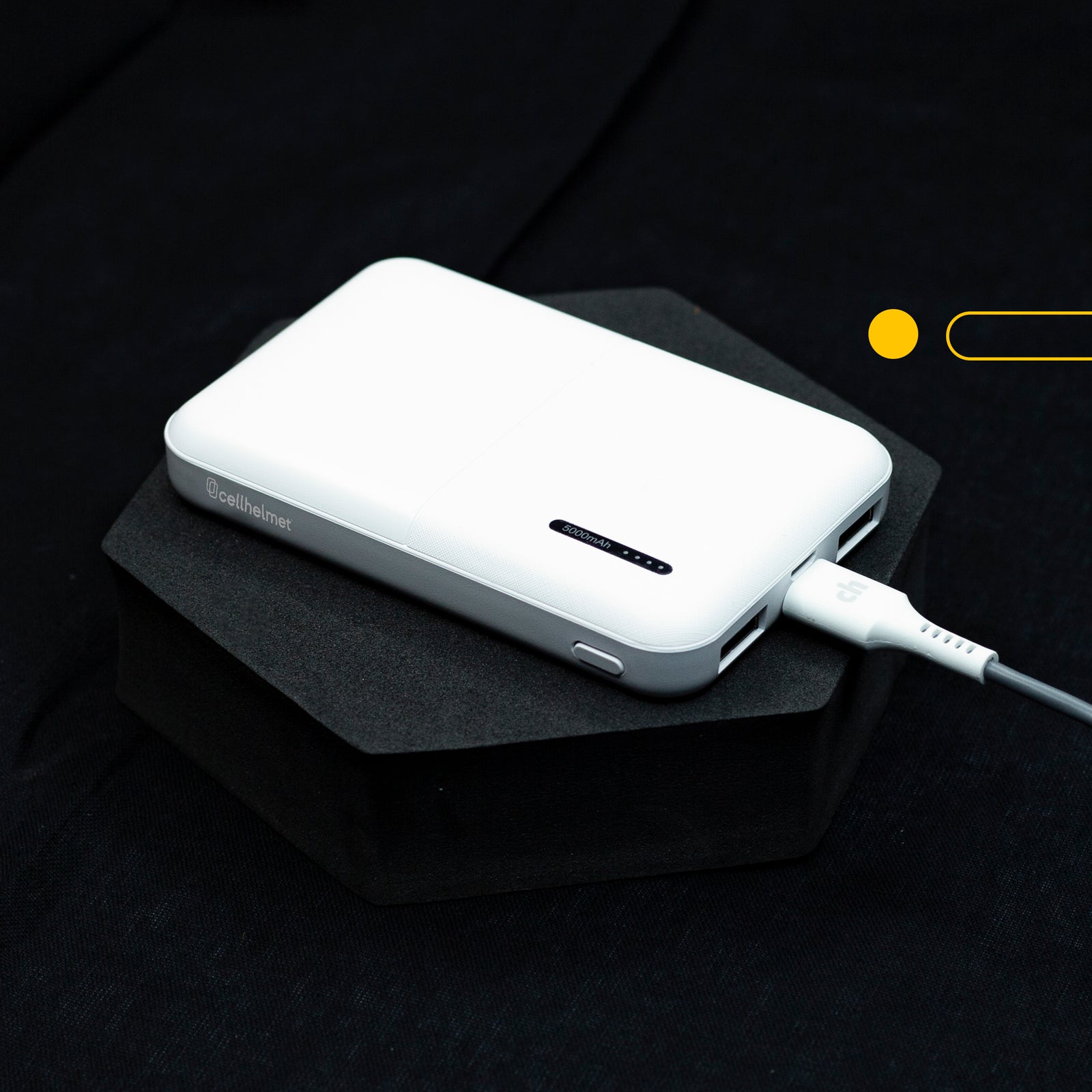 cellhelmet power bank with cable